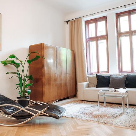 شقة Oomph Vintage 2Br Gem Steps From Politechnika وارسو المظهر الخارجي الصورة